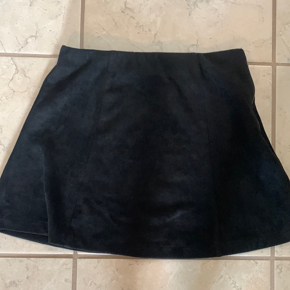 small pacsun velour mini skirt with side zipper.
